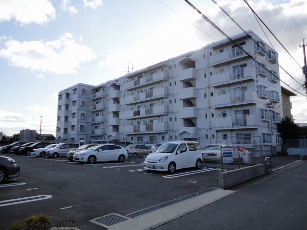 外観 | エメラルドマンション歯科大前